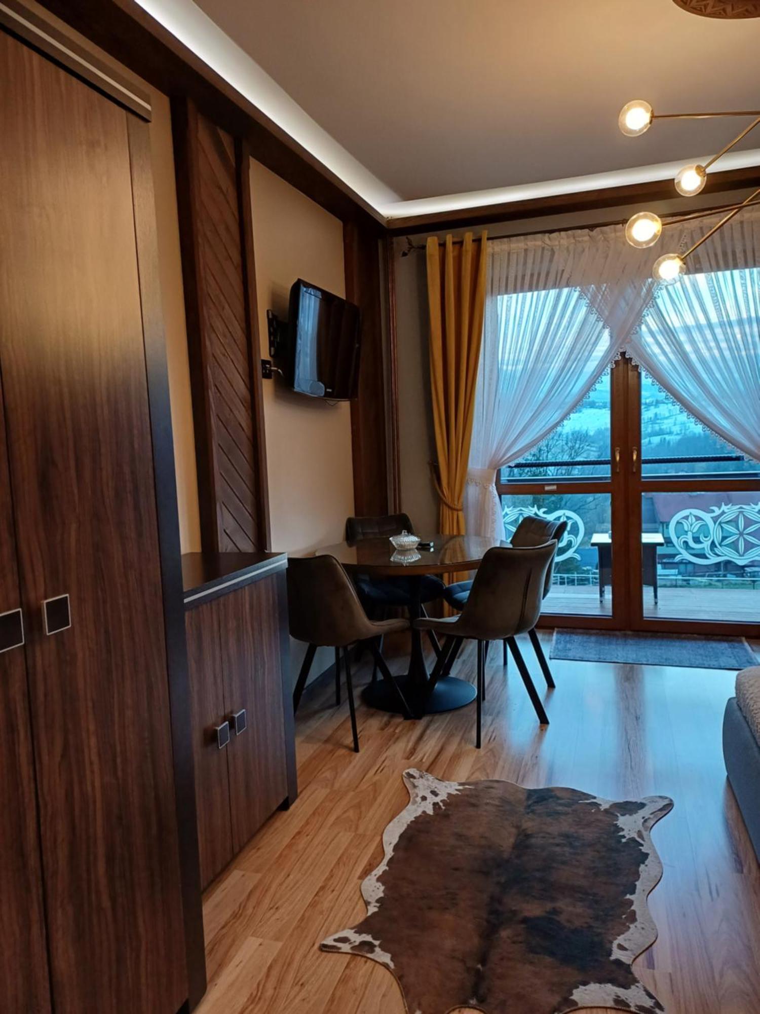 Goralski Apartment *